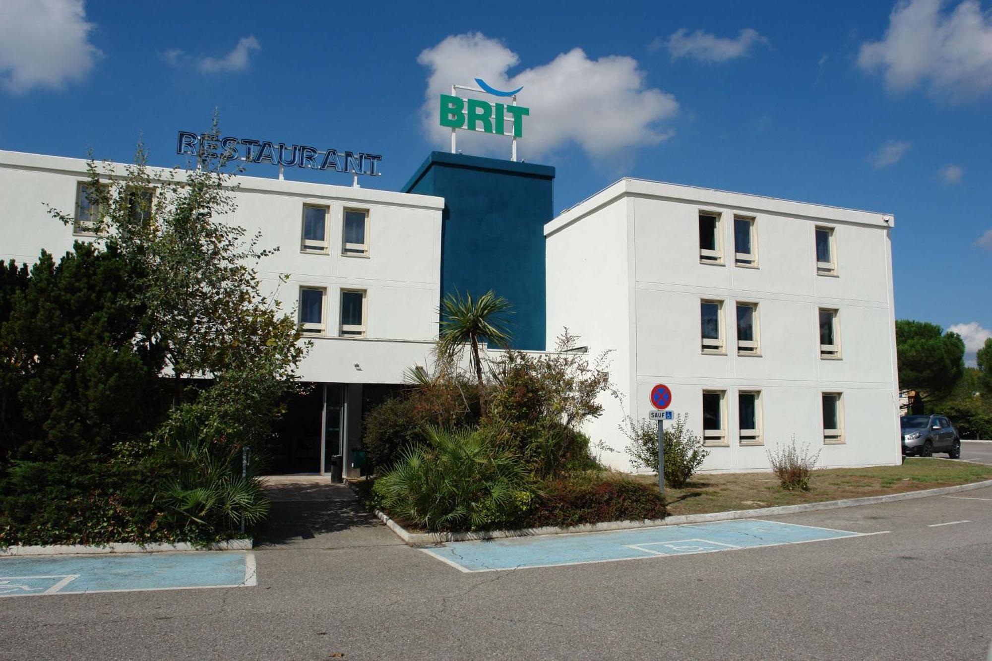Brit Hotel Marseille Aeroport Les Pennes-Mirabeau Exterior foto