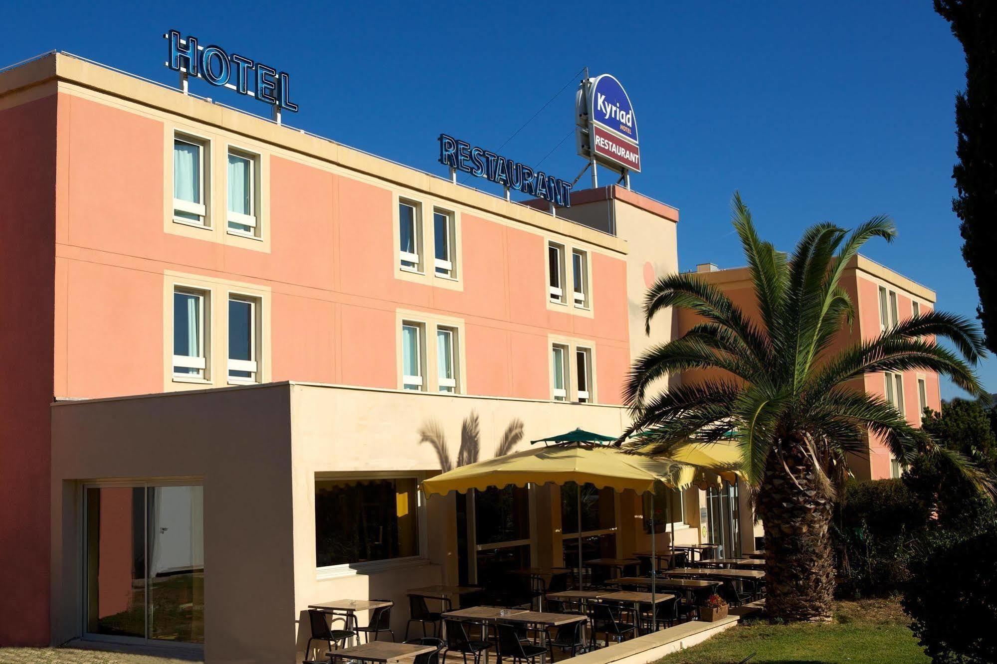 Brit Hotel Marseille Aeroport Les Pennes-Mirabeau Exterior foto
