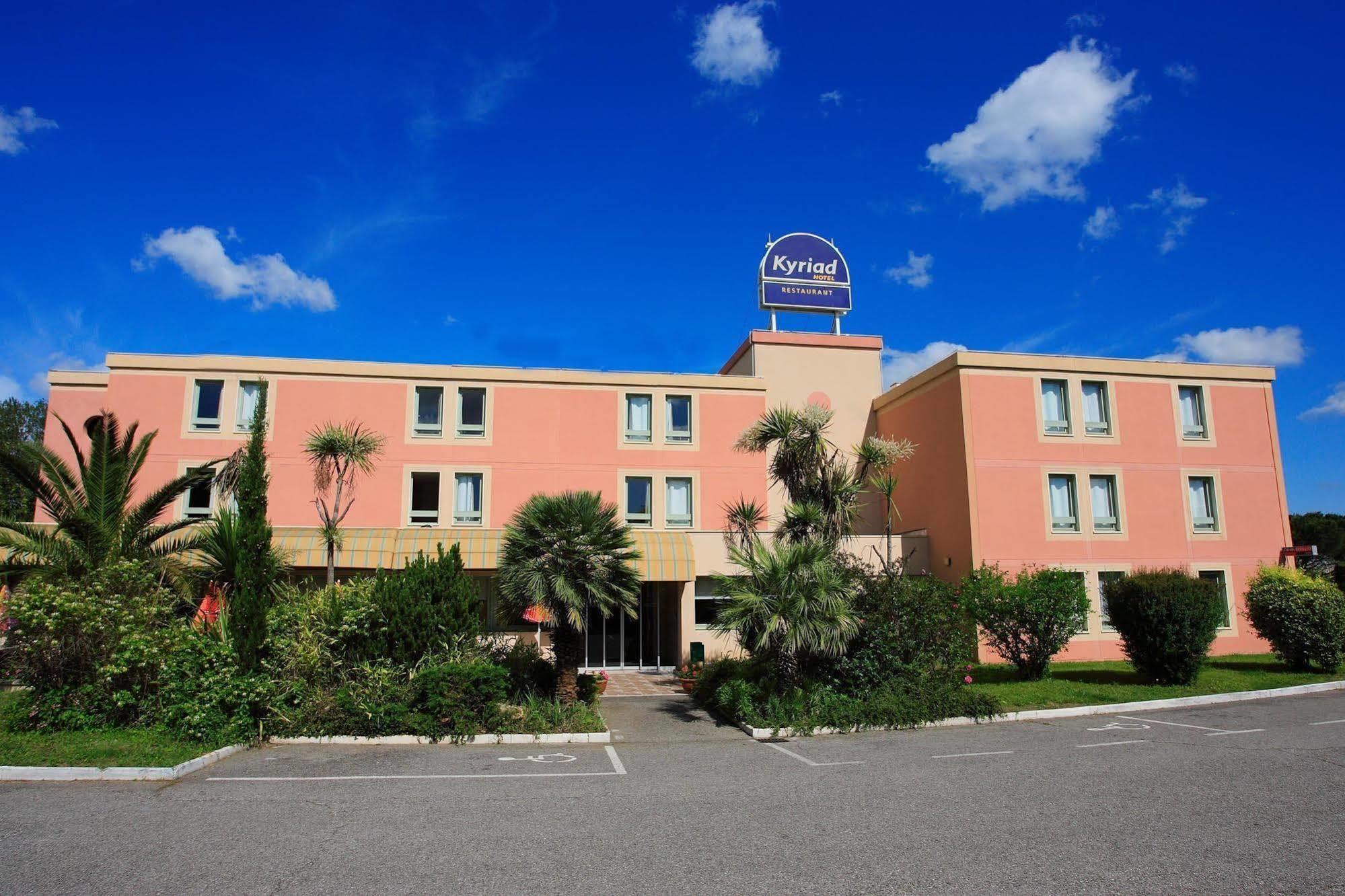 Brit Hotel Marseille Aeroport Les Pennes-Mirabeau Exterior foto